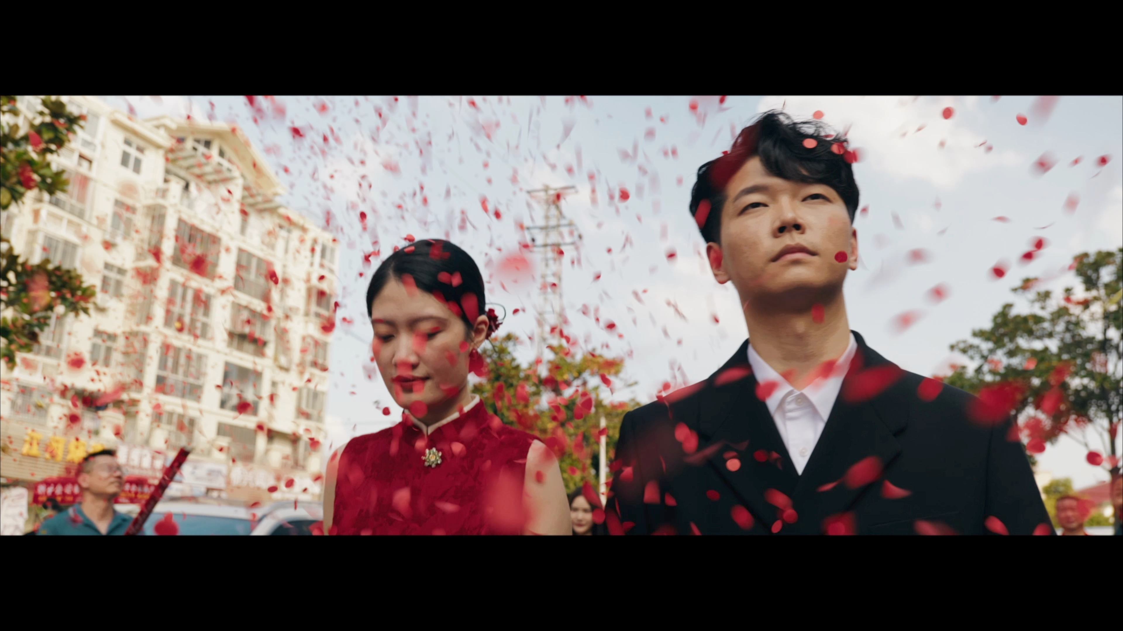 婚礼现场的新人